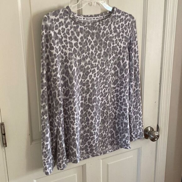 š„3/$20š„ WhiteĀ Mark animal printāknitātopāsizeāS - Picture 4 of 8